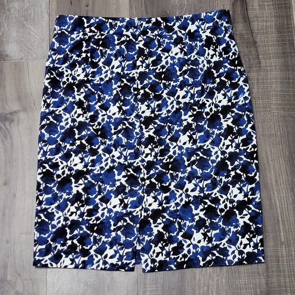 J. By J. Crew Floral Pencil Midi Skirt - Picture 2 of 10